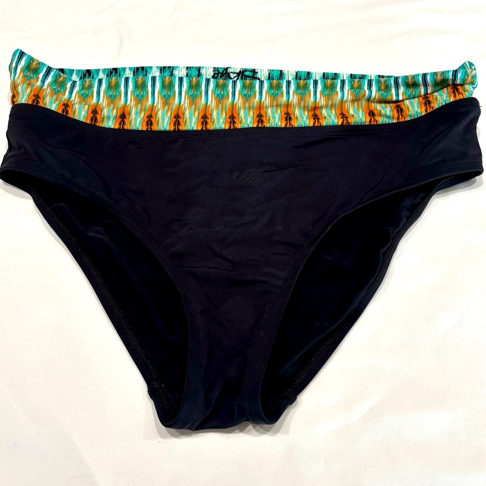 Skye swimwear bikini bottom EUC women’s size Large